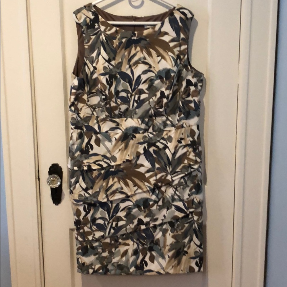 EUC!!! Sleeveless Mod Length Dress